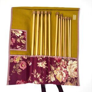 Clover Set of Takumi Bamboo Knitting Needles with Roll-Up Needle Organizer